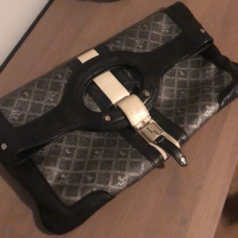 Lamb clutch black and grey pattern